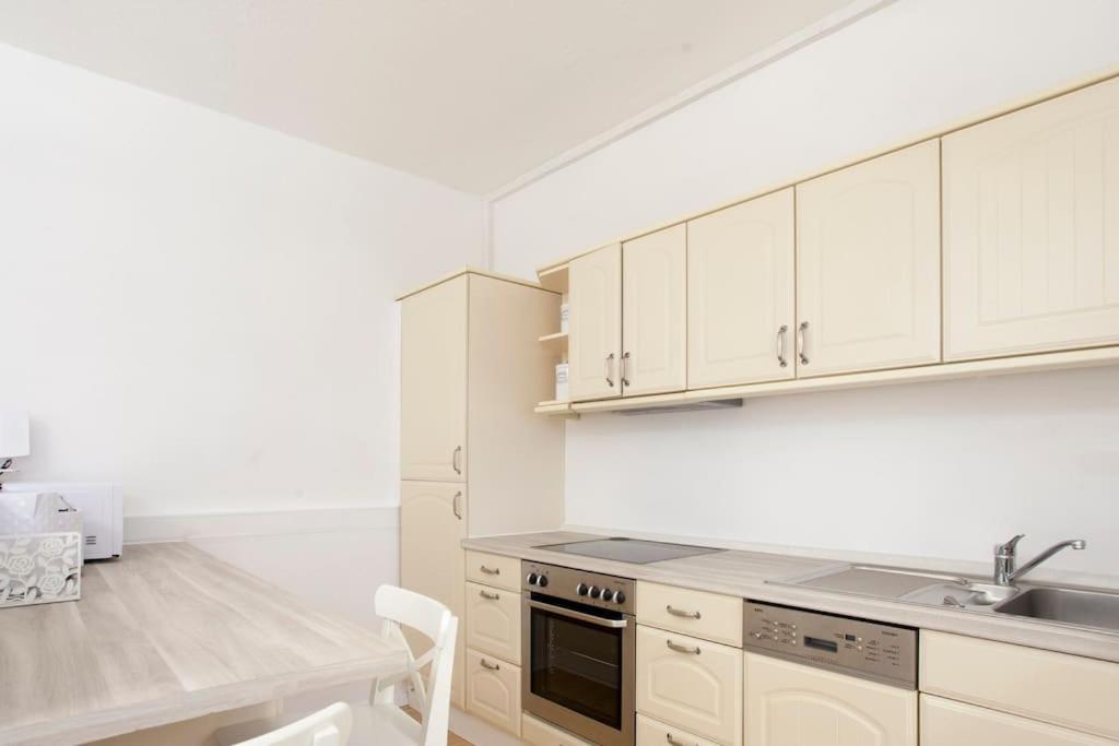 Exclusive 2-Room Souterrain Apartment Nürnberg Eksteriør billede